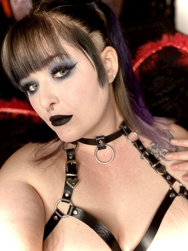 SomeonetoLeanOn 5 SomeonetoLeanOn 5